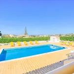 Isabel Vivenda Villa *
