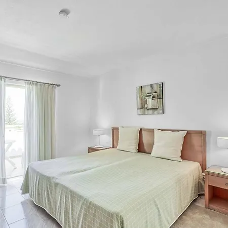 Villa Isabel Vivenda Patroves