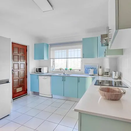 Вилла Isabel Vivenda *